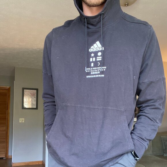 Adidas 'only the best for the athlete' black hoodie, Russian/Japanese/Chinese - Picture 1 of 5